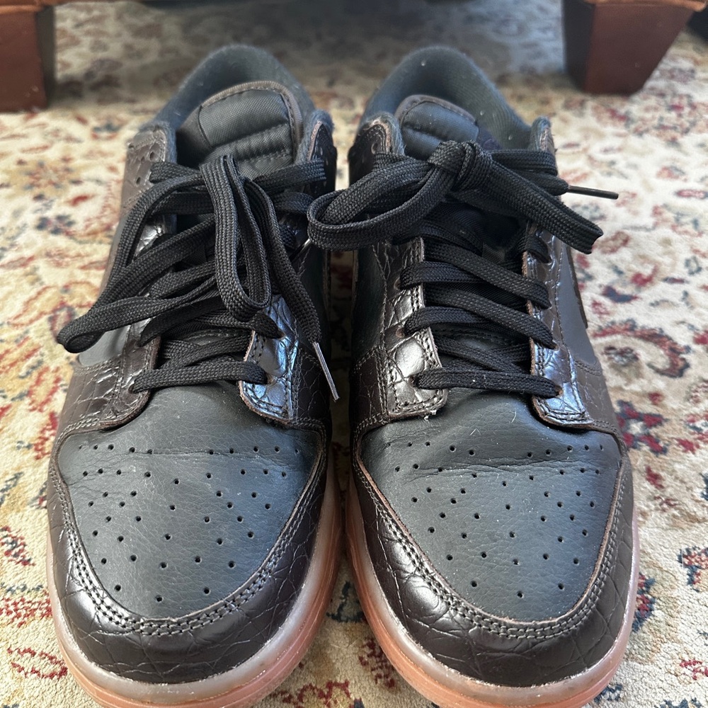 Nike Dunk slow Brown Alligator Embosswd Low-Top Sneakers with Gum-Style Sole - Picture 3 of 7